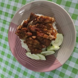 ข้าวคอหมูชุบแป้งทอด