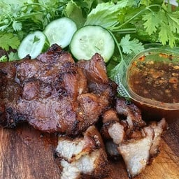 เถาะหมูกรอบ