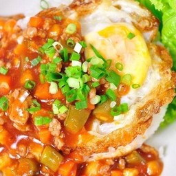 ไข่ดาวราดซอส ไข่ดาว3ฟอง (กับข้าว)