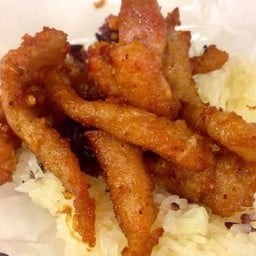 ร้านหมูยิ้มข้าวเหนียวหมูทอด