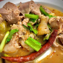 ต้มแซ่ปเครื่องในหมู