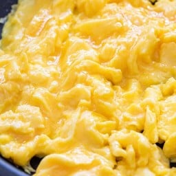 ข้าวไข่เจียวบุฟเฟต์ พี่ปลื้ม