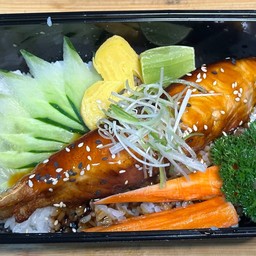 ข้าวหน้าแซลมอนย่าง