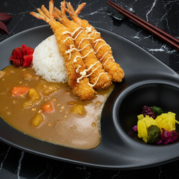 ข้าวหน้าแกงกระหรี่กุ้งเทมปุระ