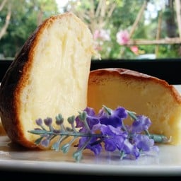 Custard Lava Bun คัสตาร์ด ลาวา บัน