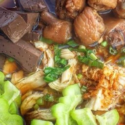 ก๋วยเตี๋ยวไก่มะระ พี่ปลื้ม