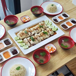 ข้าวมันไก่นุ่มสิงคโปร์ แฟมมิลี่เซต