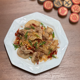 สามชั้นคั่วพริกเกลือ Stir-Fried Pork Belly with Chili and Salt