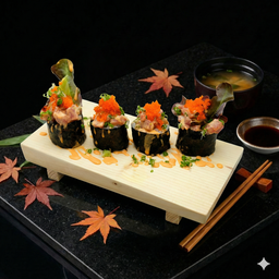 สาหร่ายห่อข้าวไส้ปลาแซลมอนคลุกสไปซี่ซอส