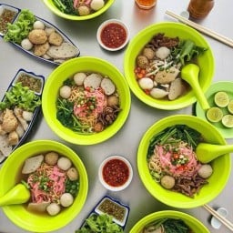 โอ้โฮ นิวก๋วยเตี๋ยวลูกชิ้นปลานายใบ้ (รังสิต) มหาลัยธรรมศาสตร์รังสิต