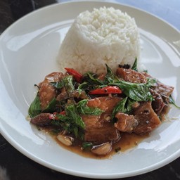 ผัดโหระพาหมู