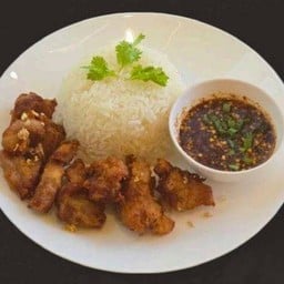 ข้าวสามชั้นหมักเหล้าจีนทอด น้ำจิ้มแจ่ว