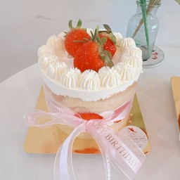 สตอเบอรี่เค้กครึ่งปอนด์