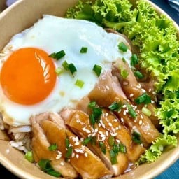 ไก่เทอริยากิพุงกาง – ข้าวหน้าไก่ซอสฉ่ำ