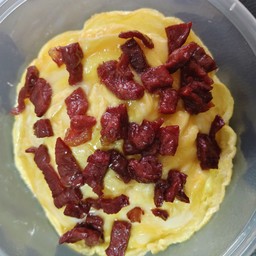 ข้าวไข่ข้นเนื้อแดดเดียวทอด