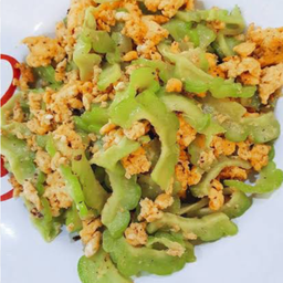 มะระผัดไข่ราดข้าว