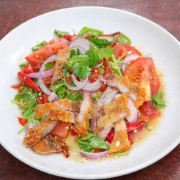 ยำหมูกรอบ