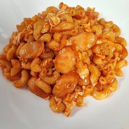 มักกะโรนีไส้กรอก