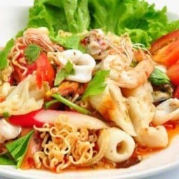 ใบไม้ ยำในสวน ลาดหลุมแก้ว