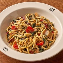 สปาเกตตี้ผักโขมกระเทียม