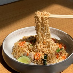 ผัดมาม่า