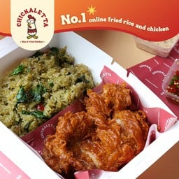 ข้าวผัดกะเพรา ไก่ทอด