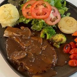 สเต็กหมูพอร์คชอปซอสเห็ดแชมปิญอง