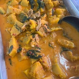 ร้านข้าวแกงเจ๊แมว