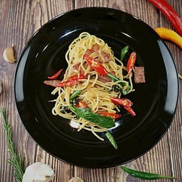 สปาเก็ตตี้ผัดขี้เมาเบคอน
