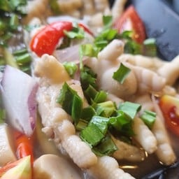 ต้มแซ่บตีนไก่
