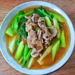 ราดหน้าหมู