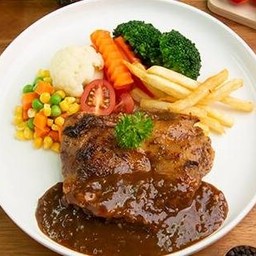 สเต็กหมูพริกไทยดำ พร้อมน้ำเกรวี่