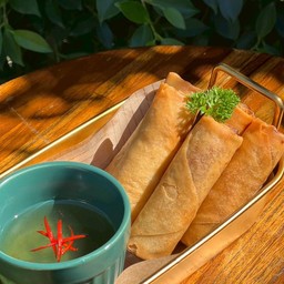 ปอเปี๊ยะไก่และผัก