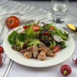 สลัดหมูย่าง