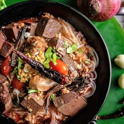 ขนมจีนน้ำเงี้ยวเชียงใหม่