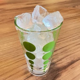 น้ำแข็งแก้ว