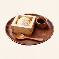 พุดดิ้งนมถั่วเหลืองราดซอสคุโรมิสึ