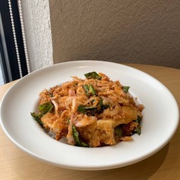 ข้าวยำไก่แซ่บ