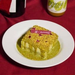 Pistachio Tiramisu X Paweenee's