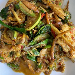 ผัดฉ่าทะเล 辣椒醬炒海鮮