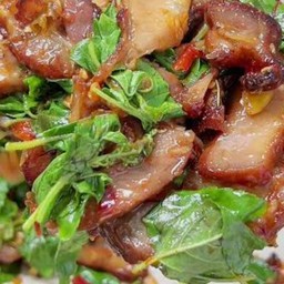 กระเพราหมูย่าง(กับข้าว)