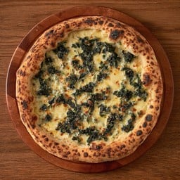 พิซซ่าไวท์ซอสผักโขม