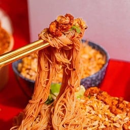 คลุก คลุก ก๋วยเตี๋ยวเส้นคลุกและเย็นตาโฟคลุกสดเจ้าดังจากเชียงใหม่ พหลโยธิน34