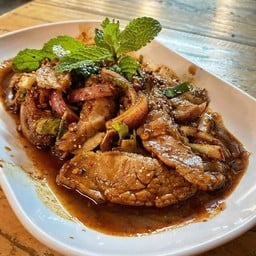 น้ำตกเนื้อ เลือดคั่ว