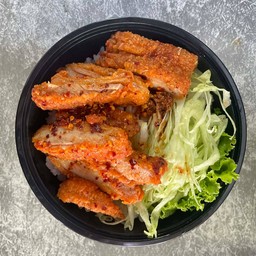 ยำไก่ทอดราดข้าว