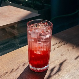 สตรอว์เบอร์รีโซดา