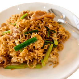 ผัดมาม่าหมู