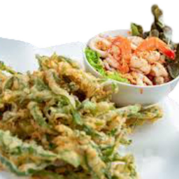 ยำผักบุ้งกรอบ