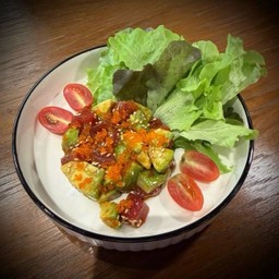 S14 สลัดทูน่าอโวคาโดซอสอูมามิ Tuna Avocado Salad Umami Soy Sauce