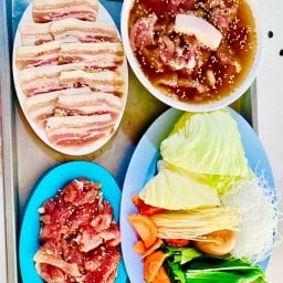 ร้านใบตอง หมูกระทะ เกตเวย์ สาขา เกตเวย์